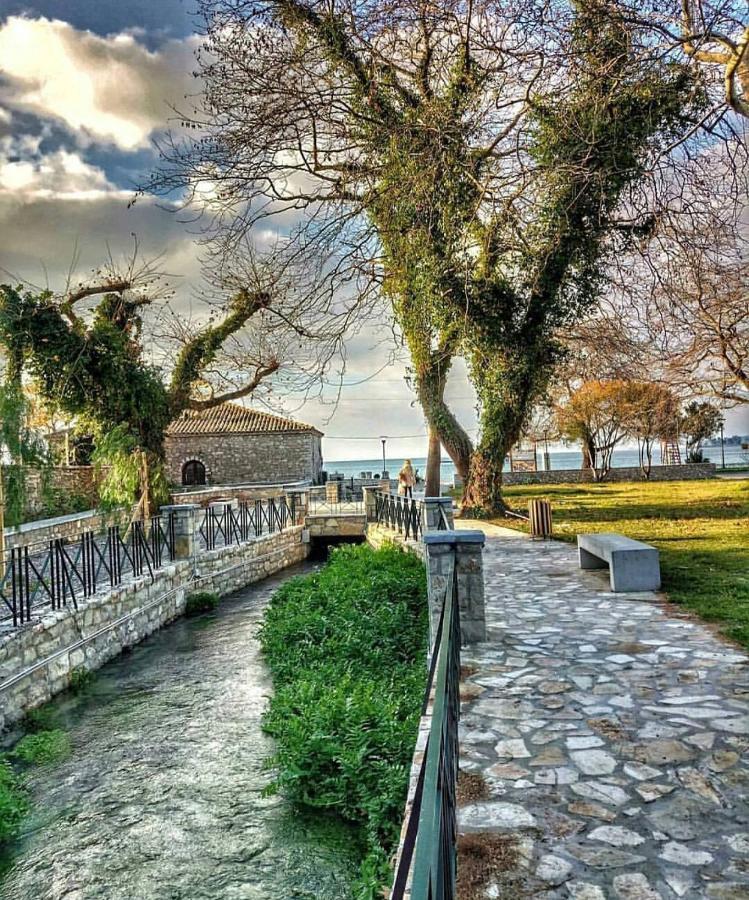Nafpaktos Beach Luxury Suites 외부 사진